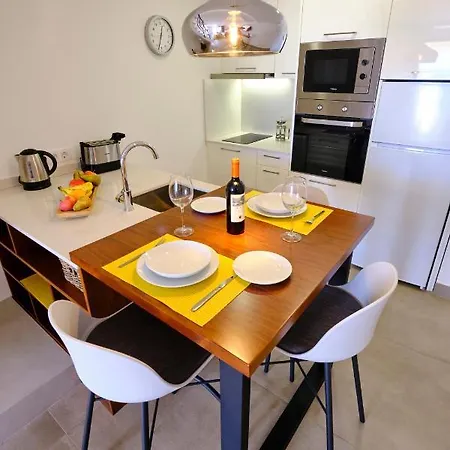 Home2book Modern Design Seaview Apt, Pool&terrace